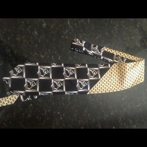 Pavone tie